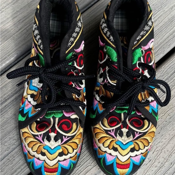 Colorful Embroidered Lace-Up Shoes - Picture 1 of 4